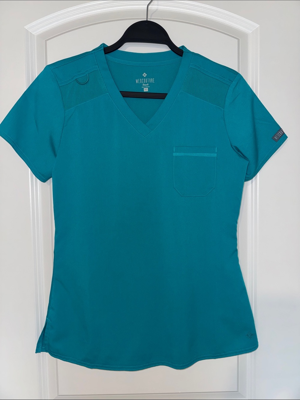 Medcouture Women's Teal V-Neck Scrub Top with Chest Pocket